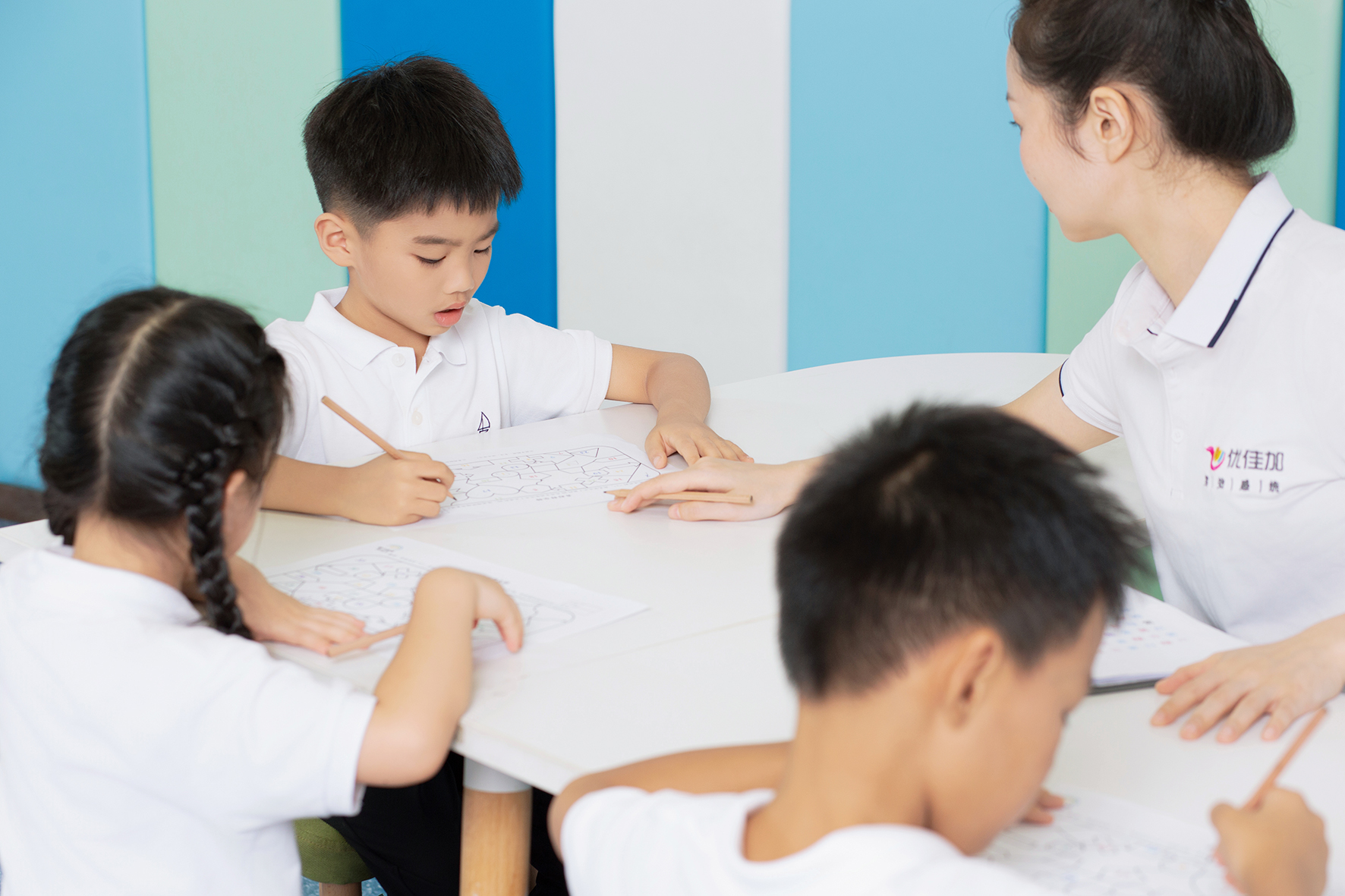 7歲男孩上課時注意力不集中怎么辦？
